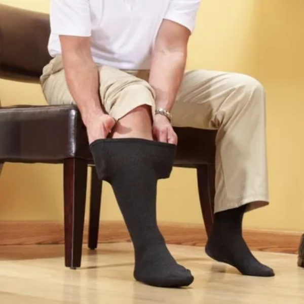 advantage of compression socks for elderly